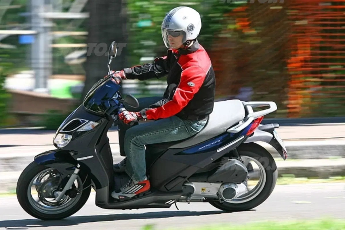 APRILIA SPORTCITY 250 i.e. (11)