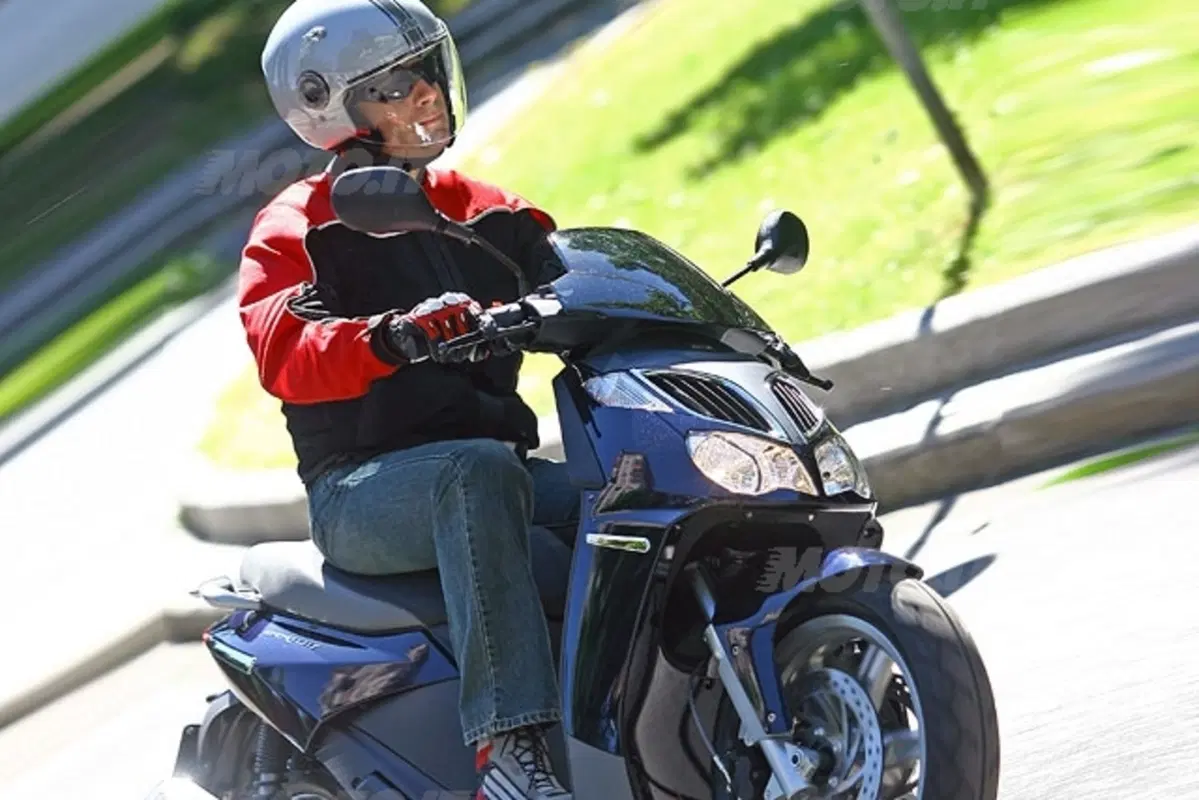 APRILIA SPORTCITY 250 i.e. (12)
