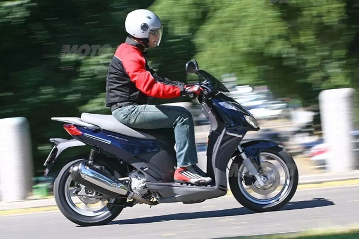 APRILIA SPORTCITY 250 i.e. (13)