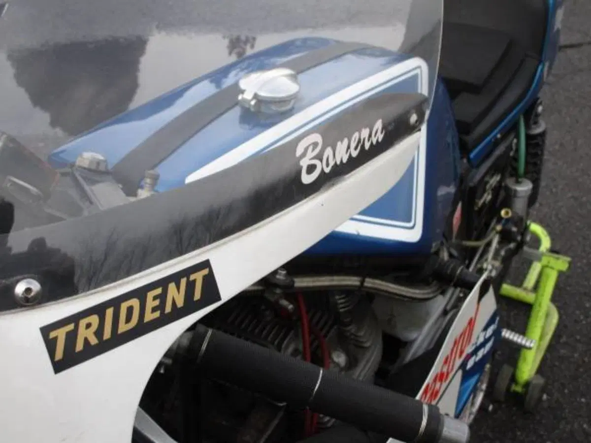 Triumph TRIDENT ROB NORTH 750 (3)