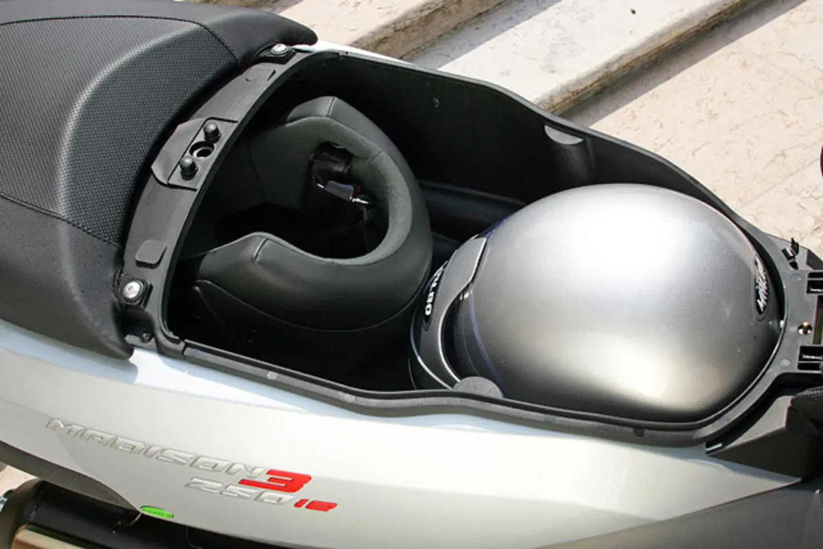 MALAGUTI MADISON 3 250 i.e. (8)
