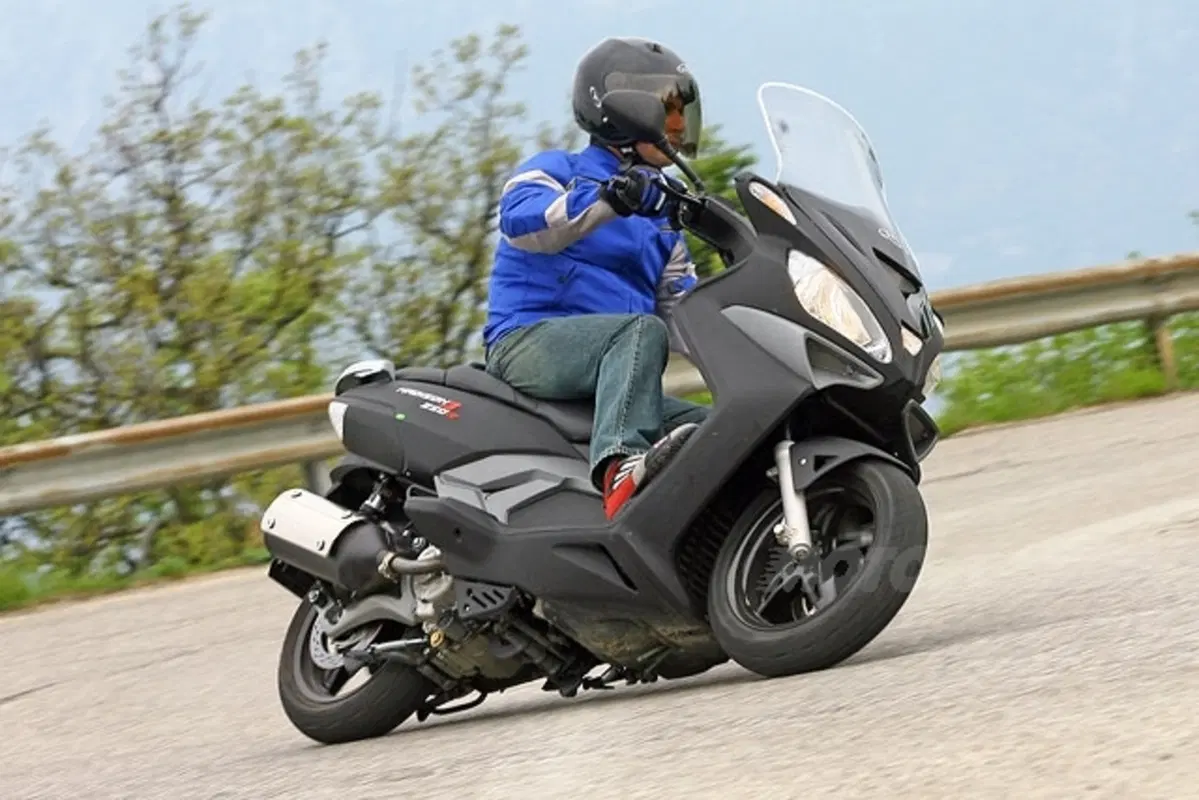 MALAGUTI MADISON 3 250 i.e. (17)