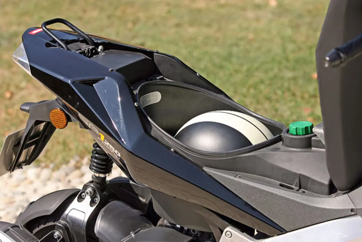 DERBI GP1 250 (8)