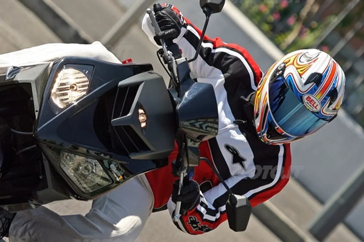 DERBI GP1 250 (9)
