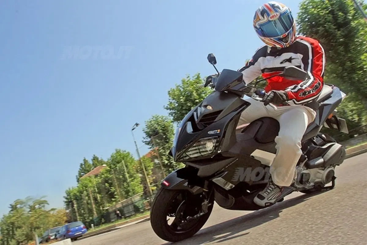 DERBI GP1 250 (13)
