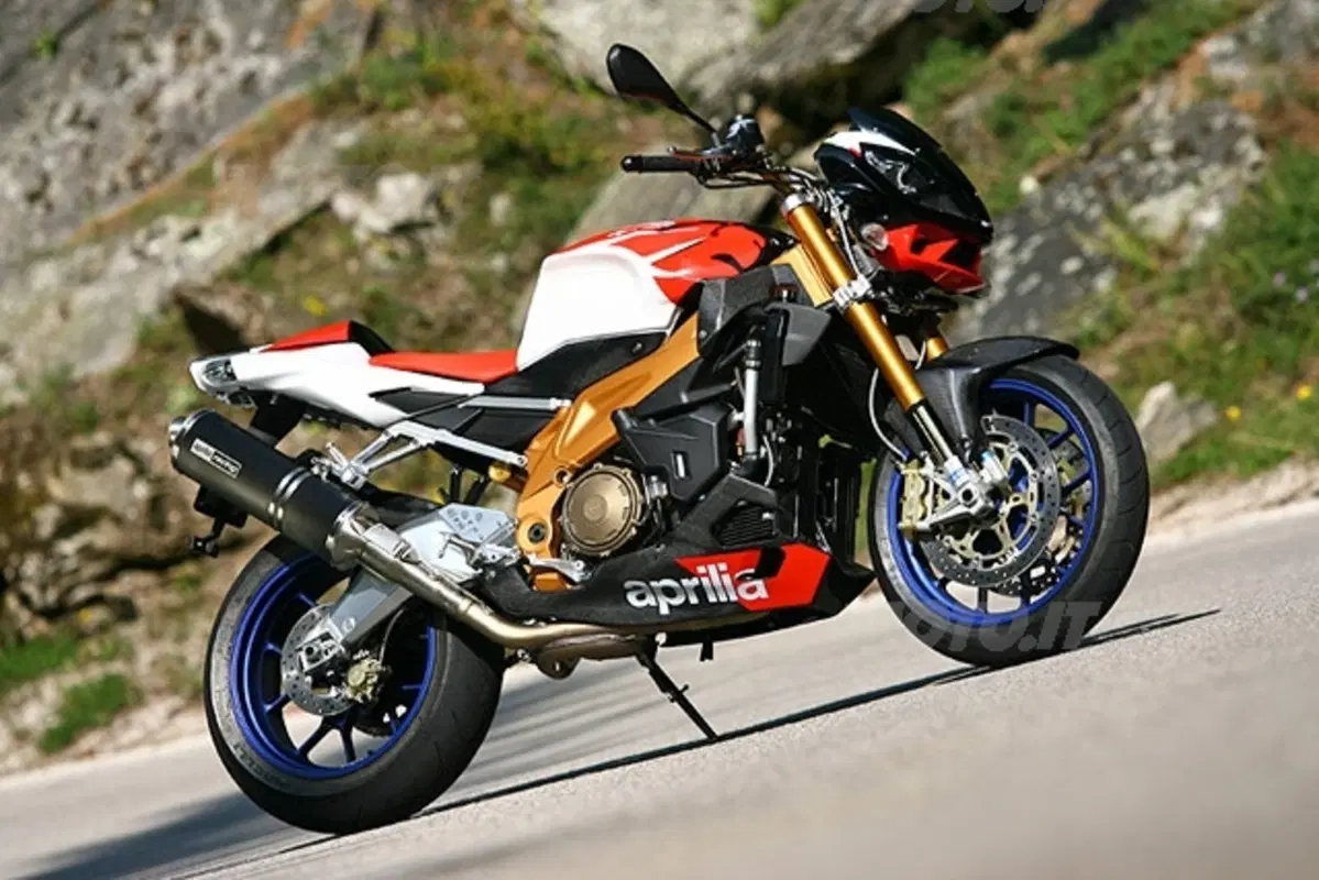 APRILIA Tuono 1000 R Factory (2)