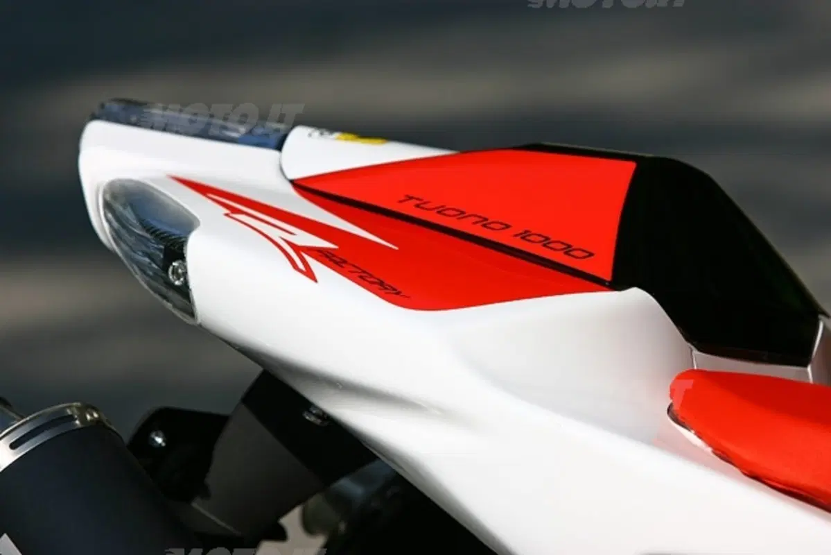 APRILIA Tuono 1000 R Factory (5)