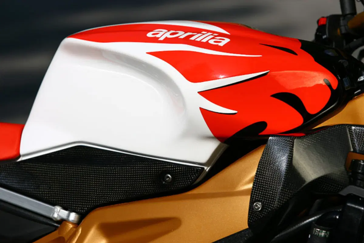 APRILIA Tuono 1000 R Factory (7)