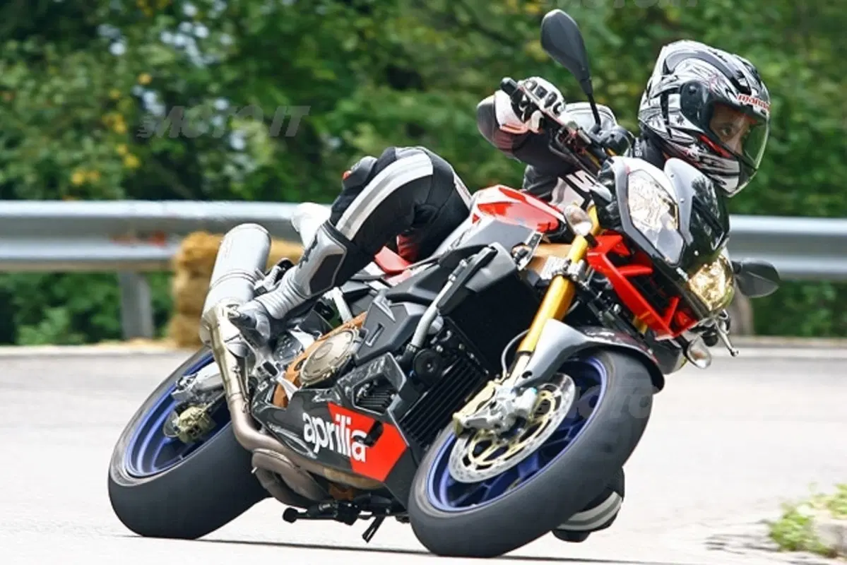 APRILIA Tuono 1000 R Factory (12)