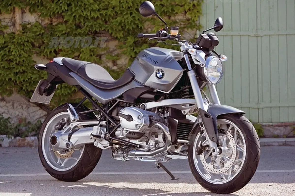 BMW R 1200 R (2)
