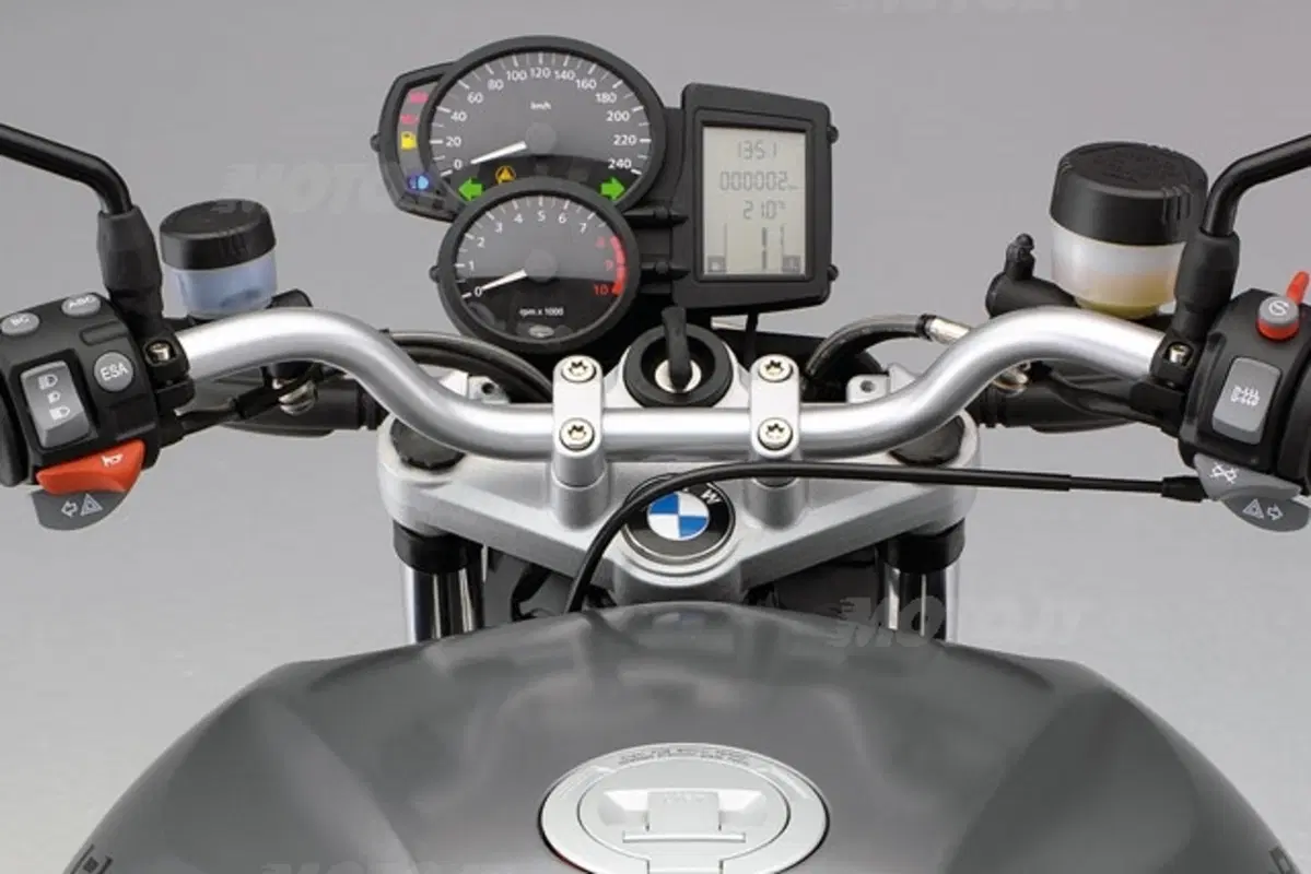 BMW R 1200 R (5)