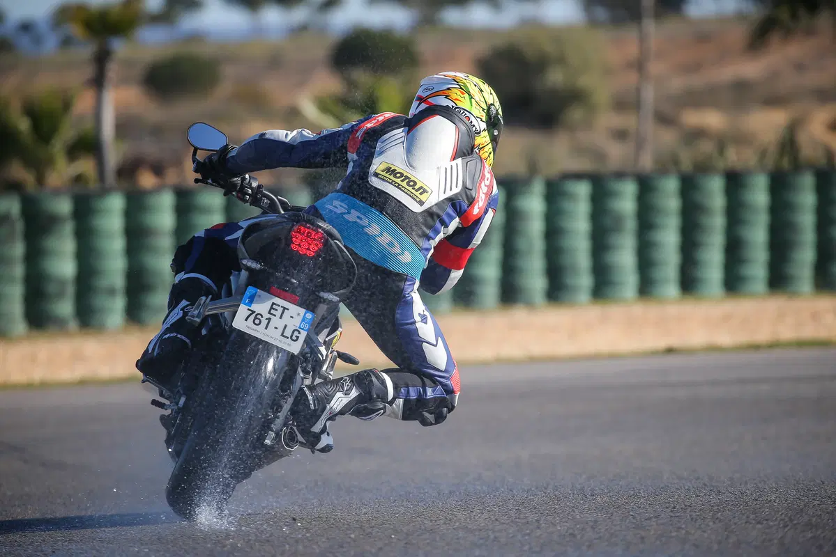 Michelin Road 5. Tanti chilometri e gran tenuta sul bagnato