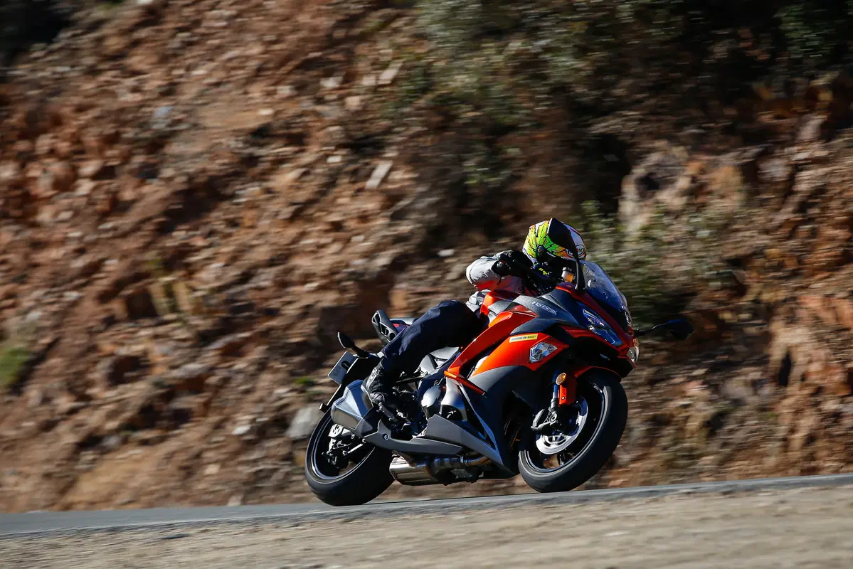Michelin Road 5. Tanti chilometri e gran tenuta sul bagnato (14)