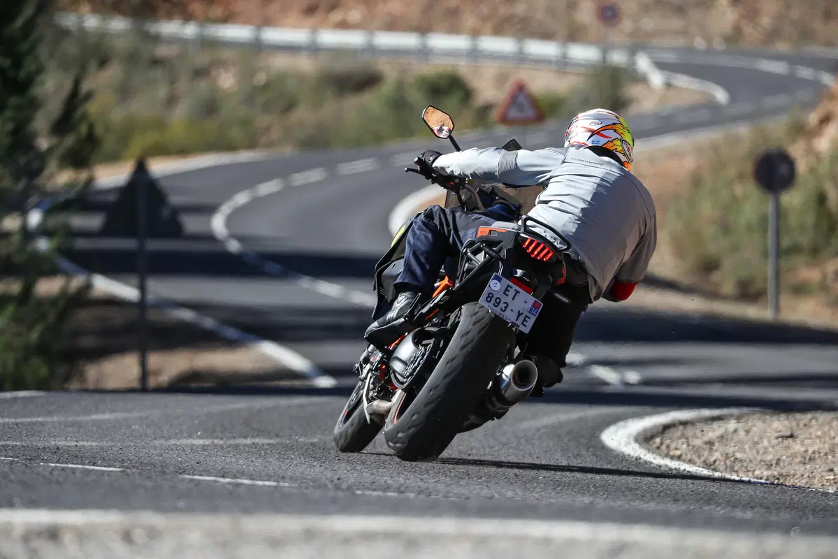 Michelin Road 5. Tanti chilometri e gran tenuta sul bagnato (11)