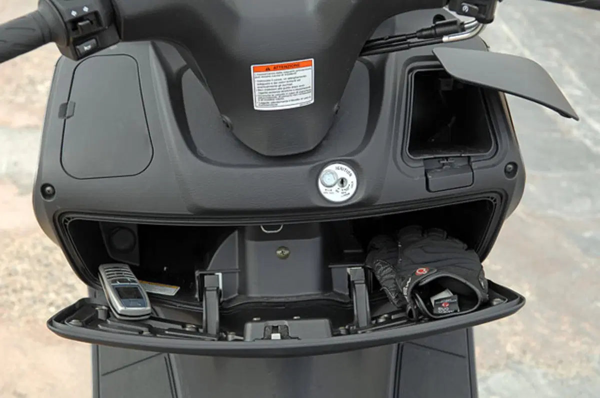 SUZUKI Burgman 200 (7)