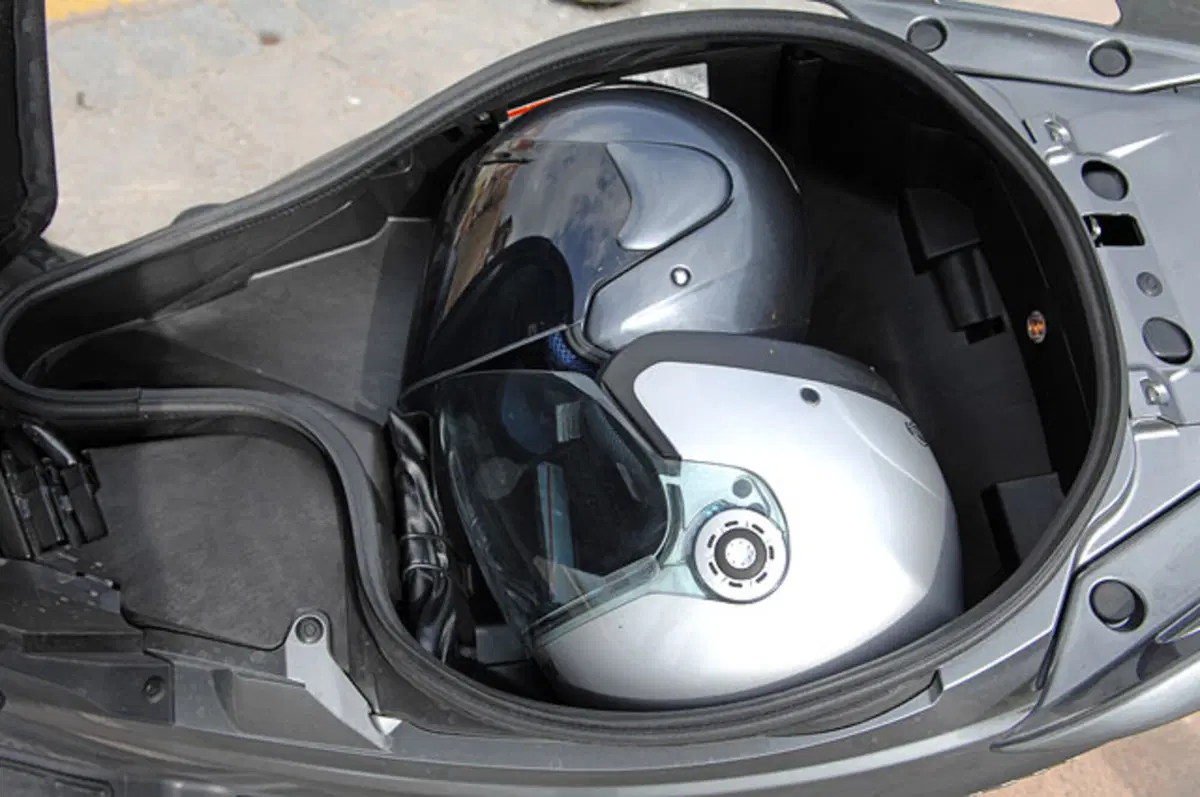 SUZUKI Burgman 200 (8)