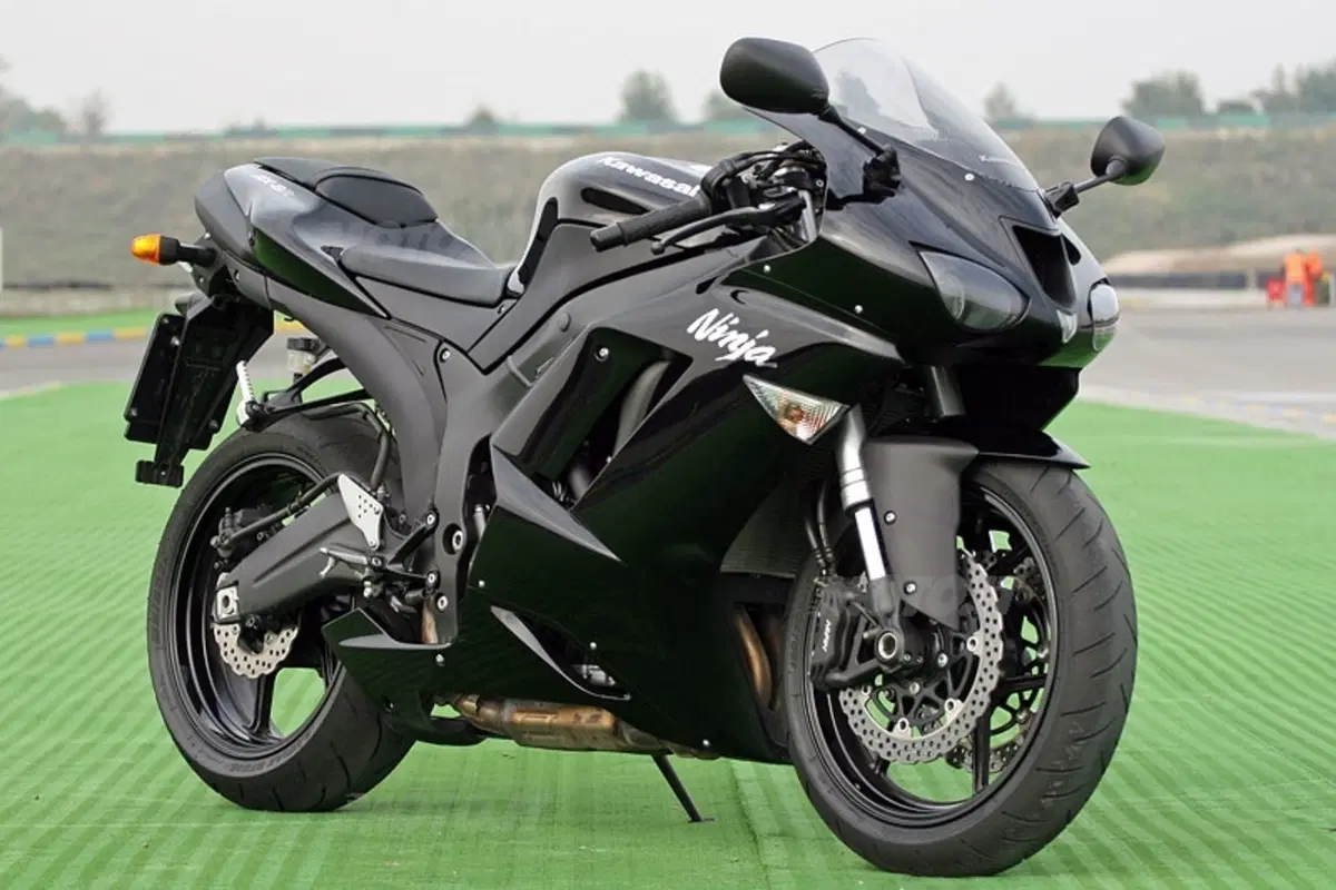 KAWASAKI Ninja ZX6-R (2)