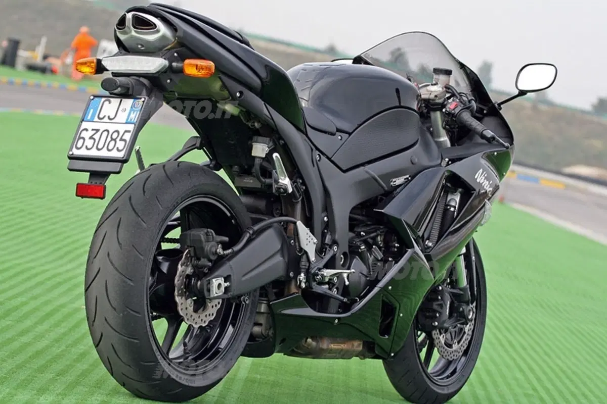 KAWASAKI Ninja ZX6-R (3)