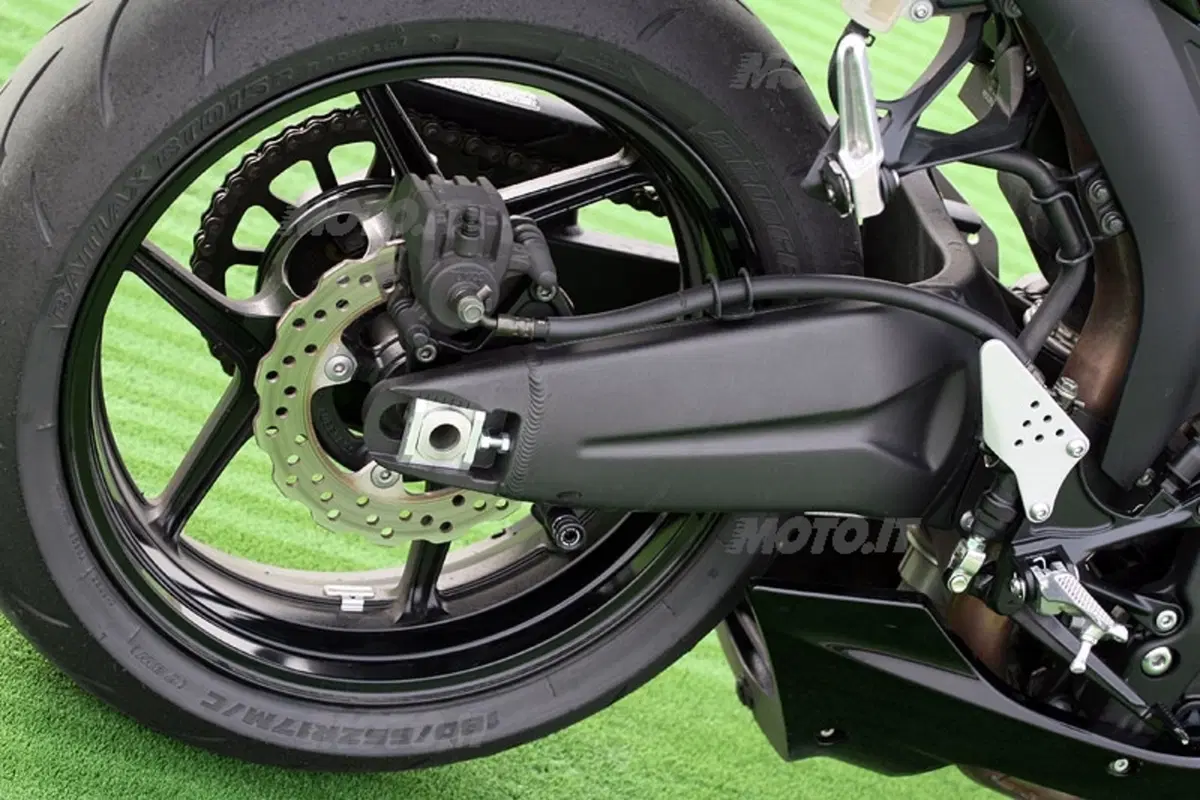 KAWASAKI Ninja ZX6-R (5)