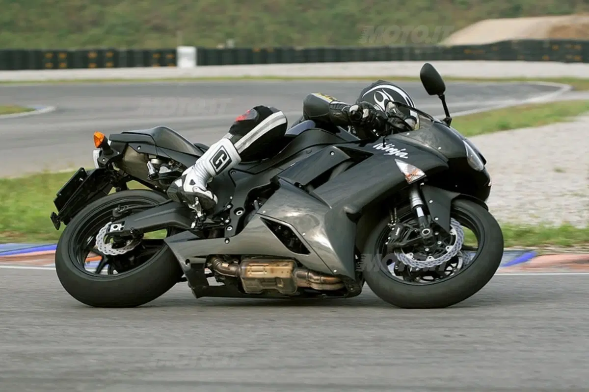 KAWASAKI Ninja ZX6-R (14)
