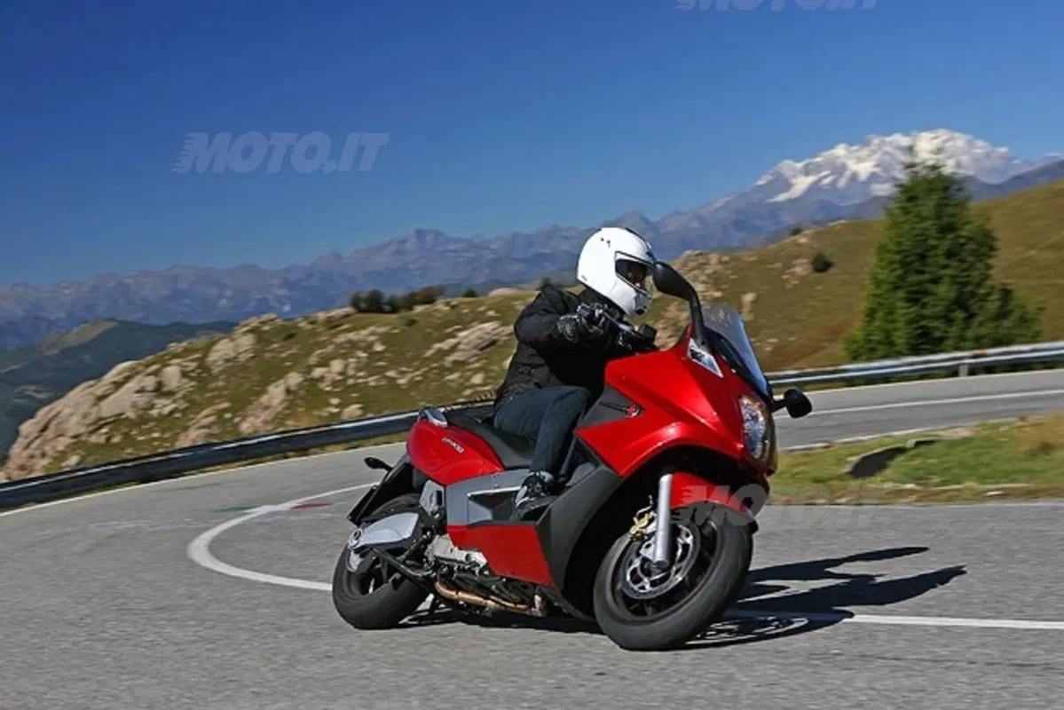 GILERA GP 800 (12)