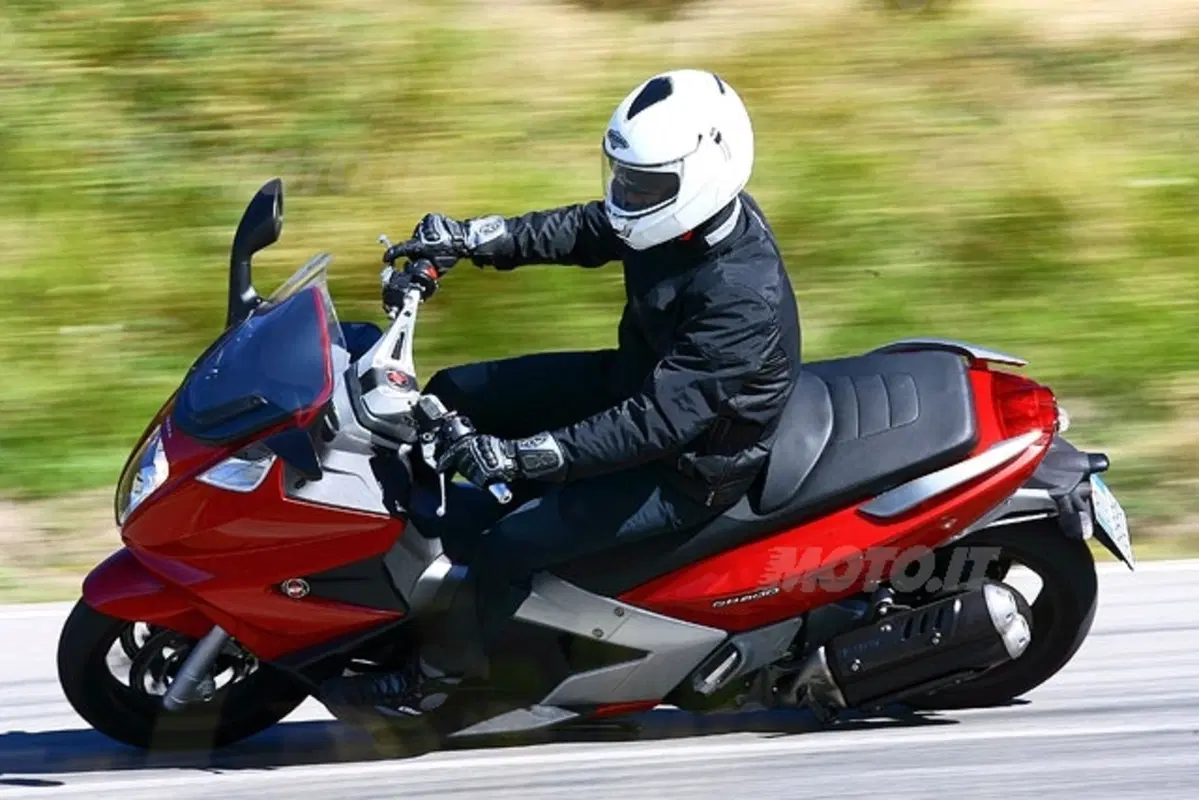 GILERA GP 800 (13)
