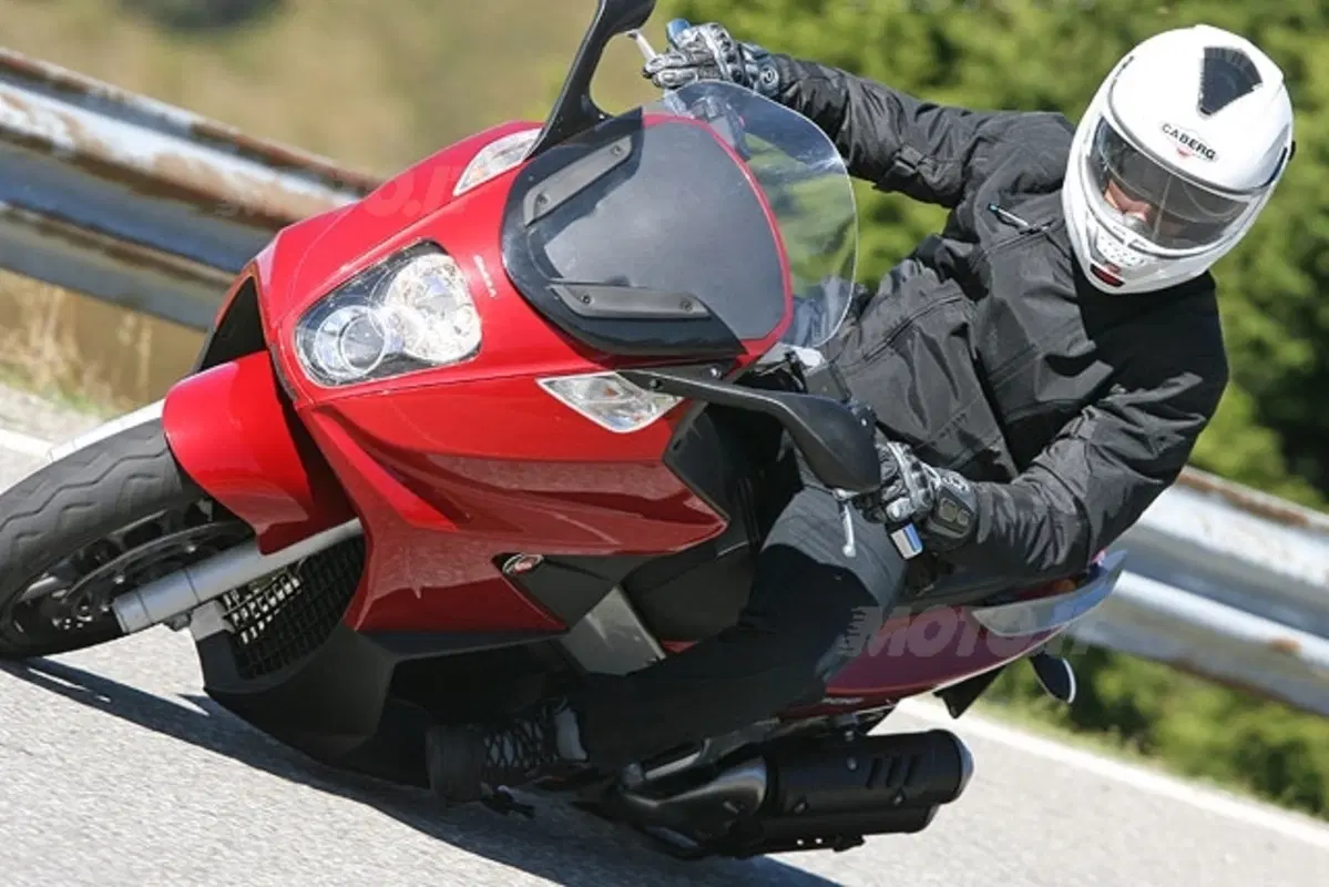 GILERA GP 800 (14)