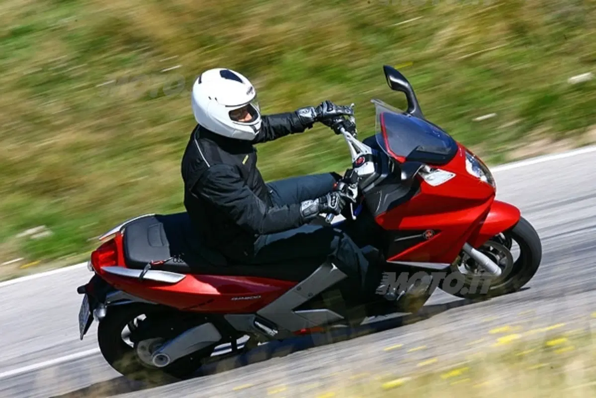 GILERA GP 800 (15)