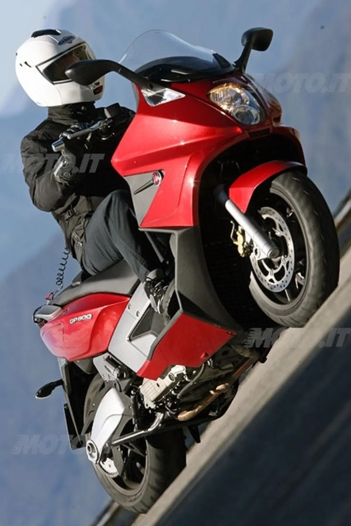 GILERA GP 800 (16)