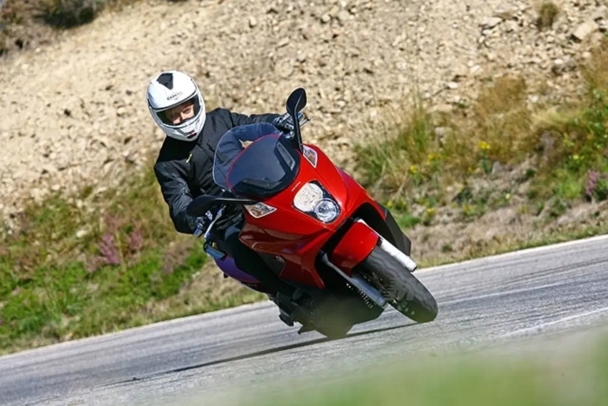 GILERA GP 800 (18)