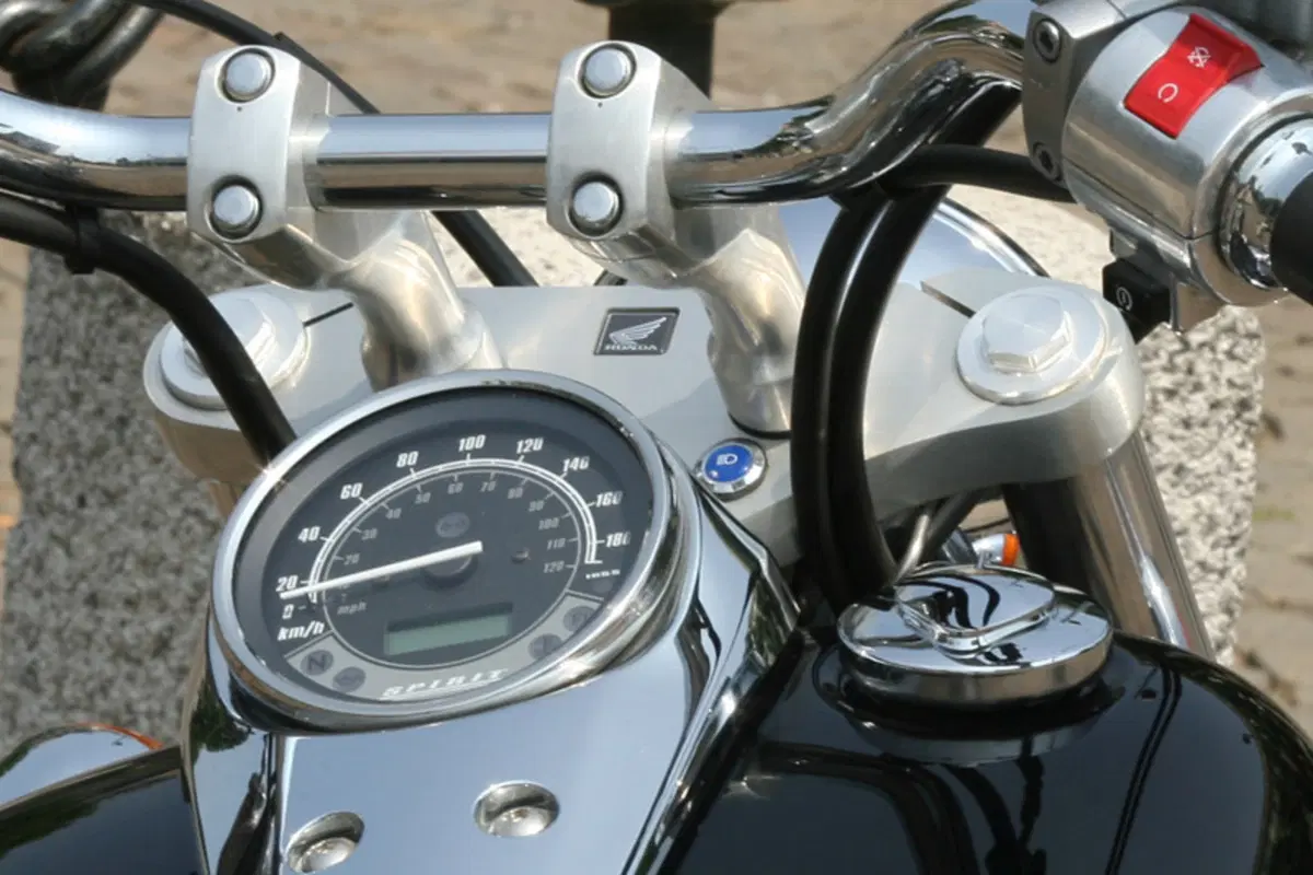 HONDA VT 750 Shadow Spirit (8)