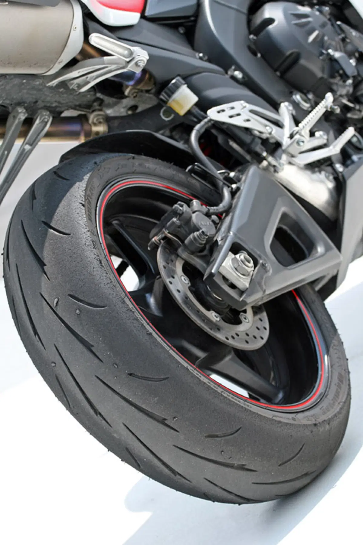YAMAHA YZF R1 (7)