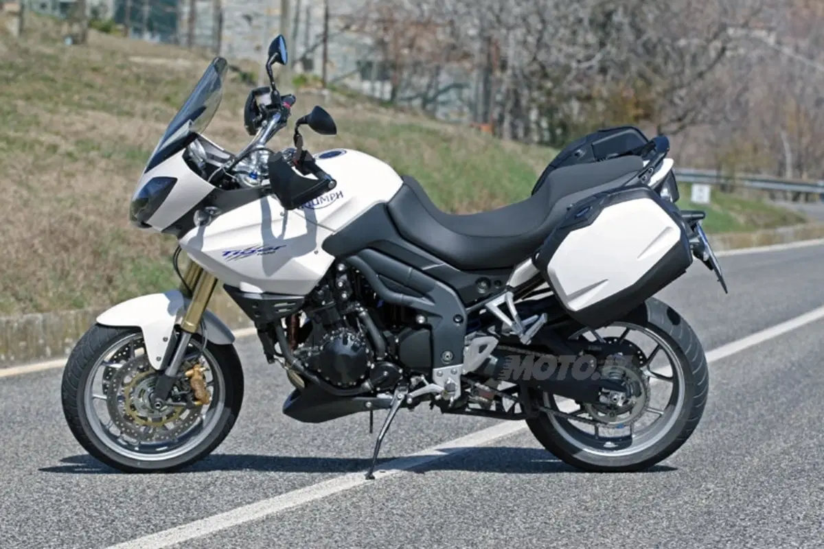 TRIUMPH TIGER 1050 (3)