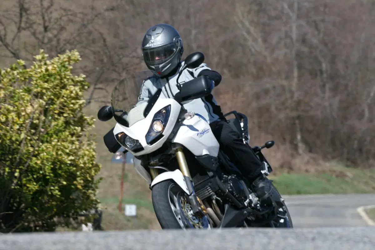 TRIUMPH TIGER 1050 (8)