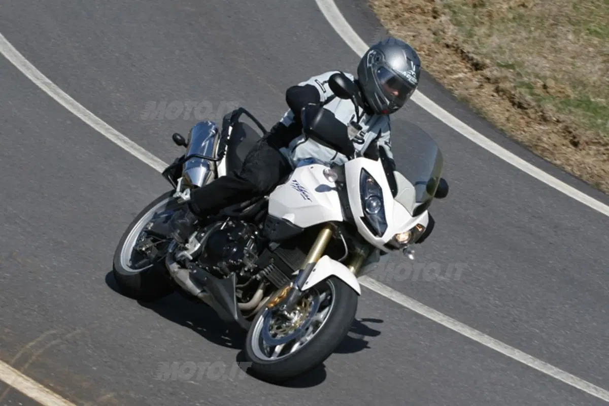 TRIUMPH TIGER 1050 (9)