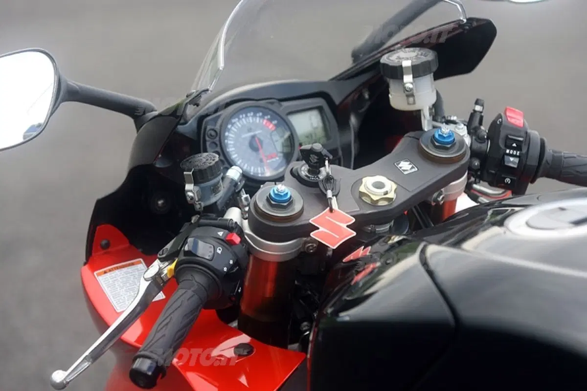 SUZUKI GSX-R 1000 (5)