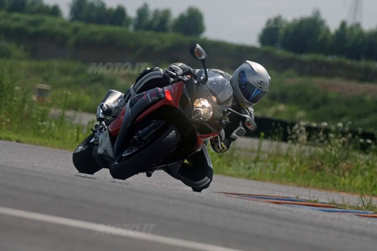 SUZUKI GSX-R 1000 (14)