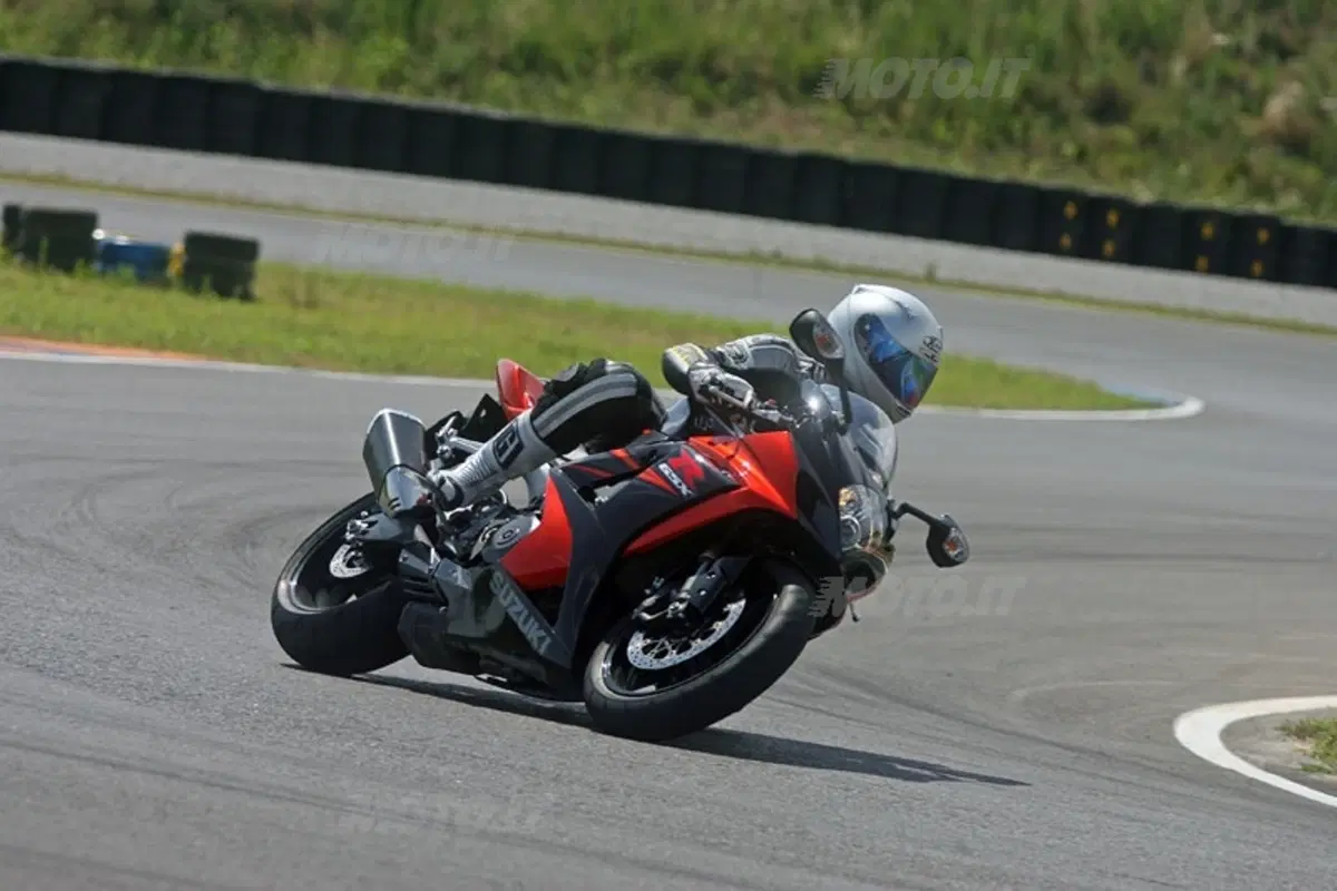SUZUKI GSX-R 1000 (15)