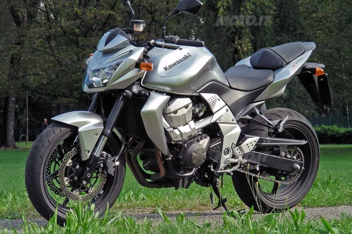 KAWASAKI Z 750 (2)