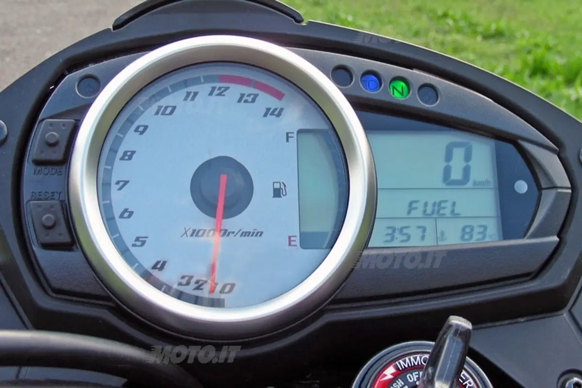 KAWASAKI Z 750 (4)