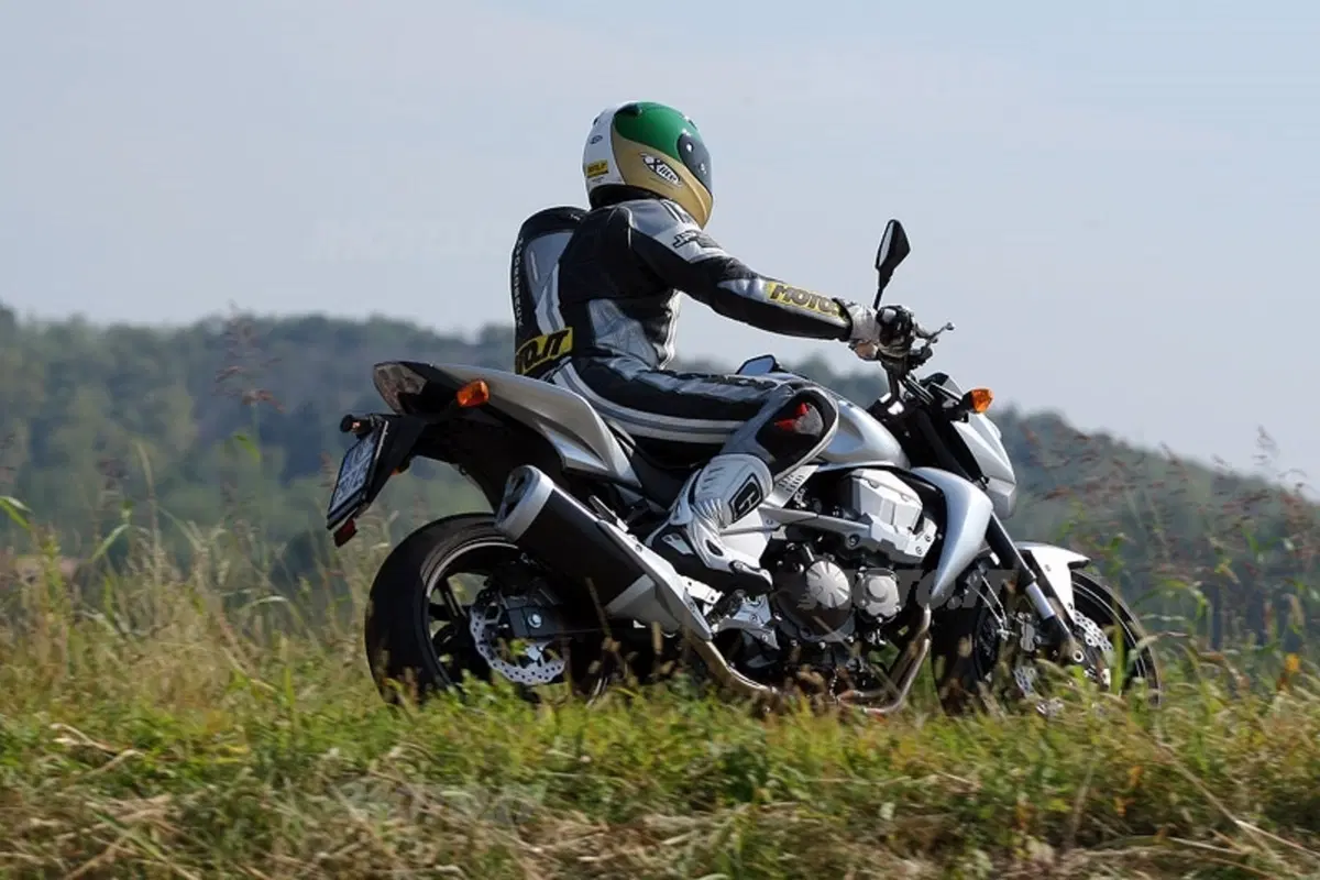 KAWASAKI Z 750 (9)