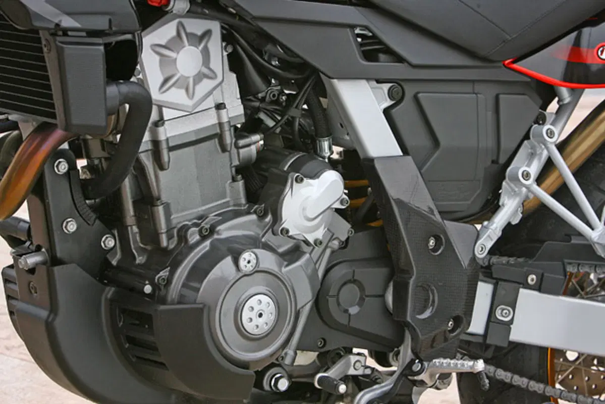 APRILIA Pegaso 650 Factory (8)