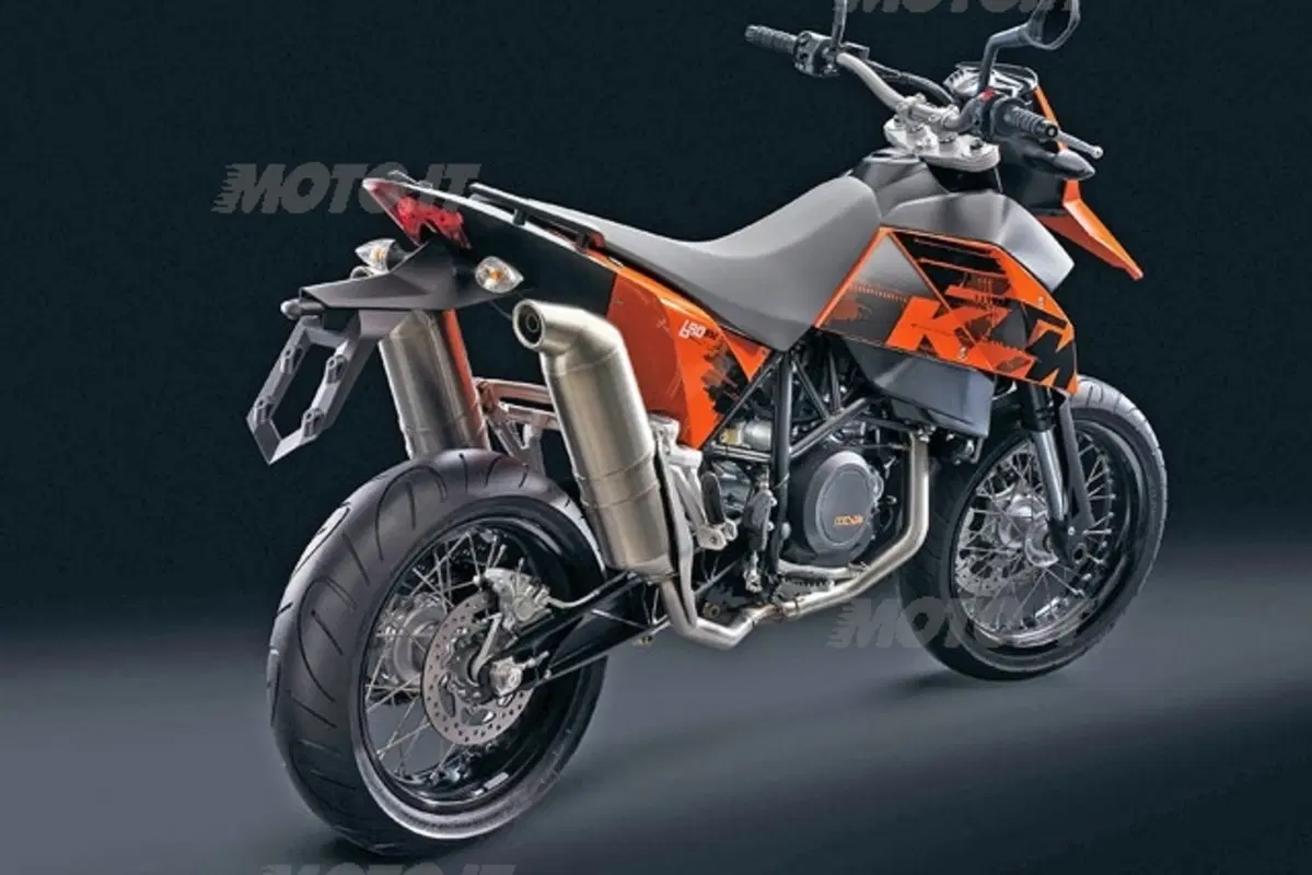 KTM 690 SM Base e Prestige (4)