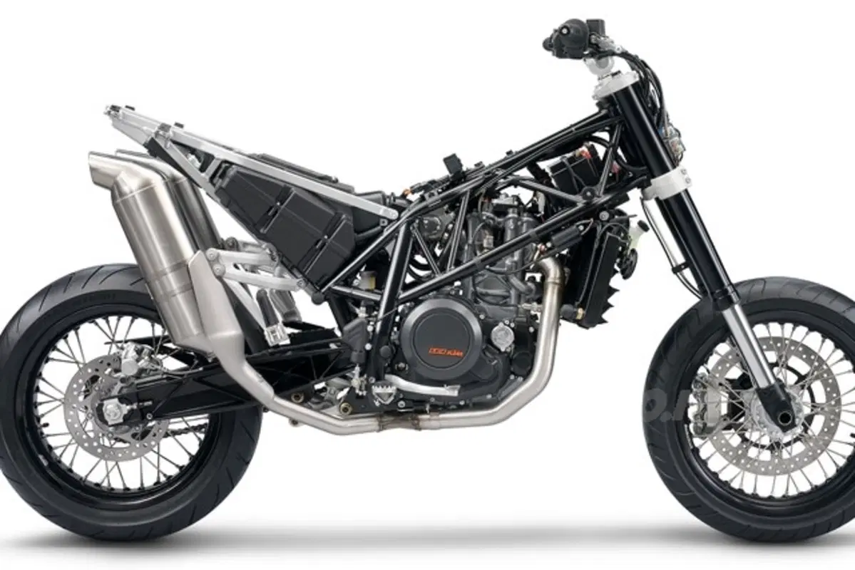 KTM 690 SM Base e Prestige (5)