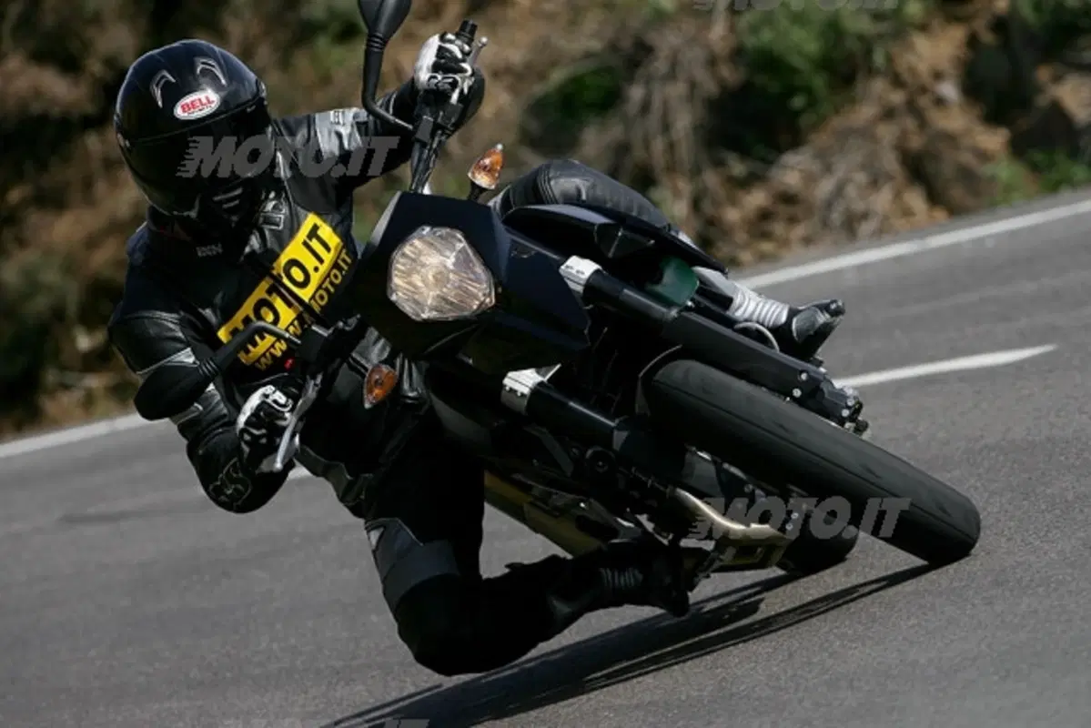 KTM 690 SM Base e Prestige (13)