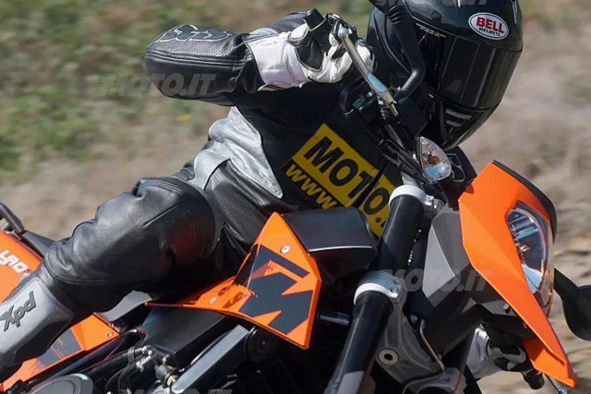 KTM 690 SM Base e Prestige (19)