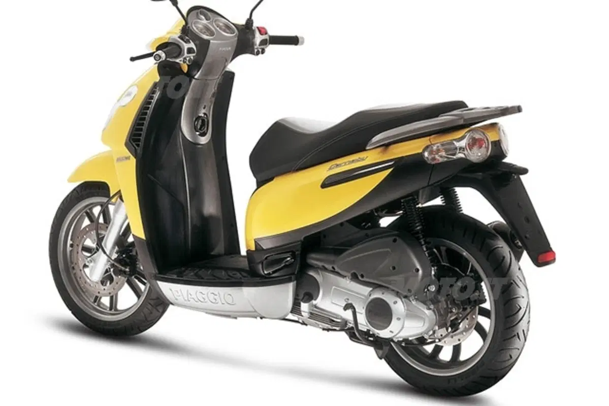 PIAGGIO Carnaby 125/200 (3)