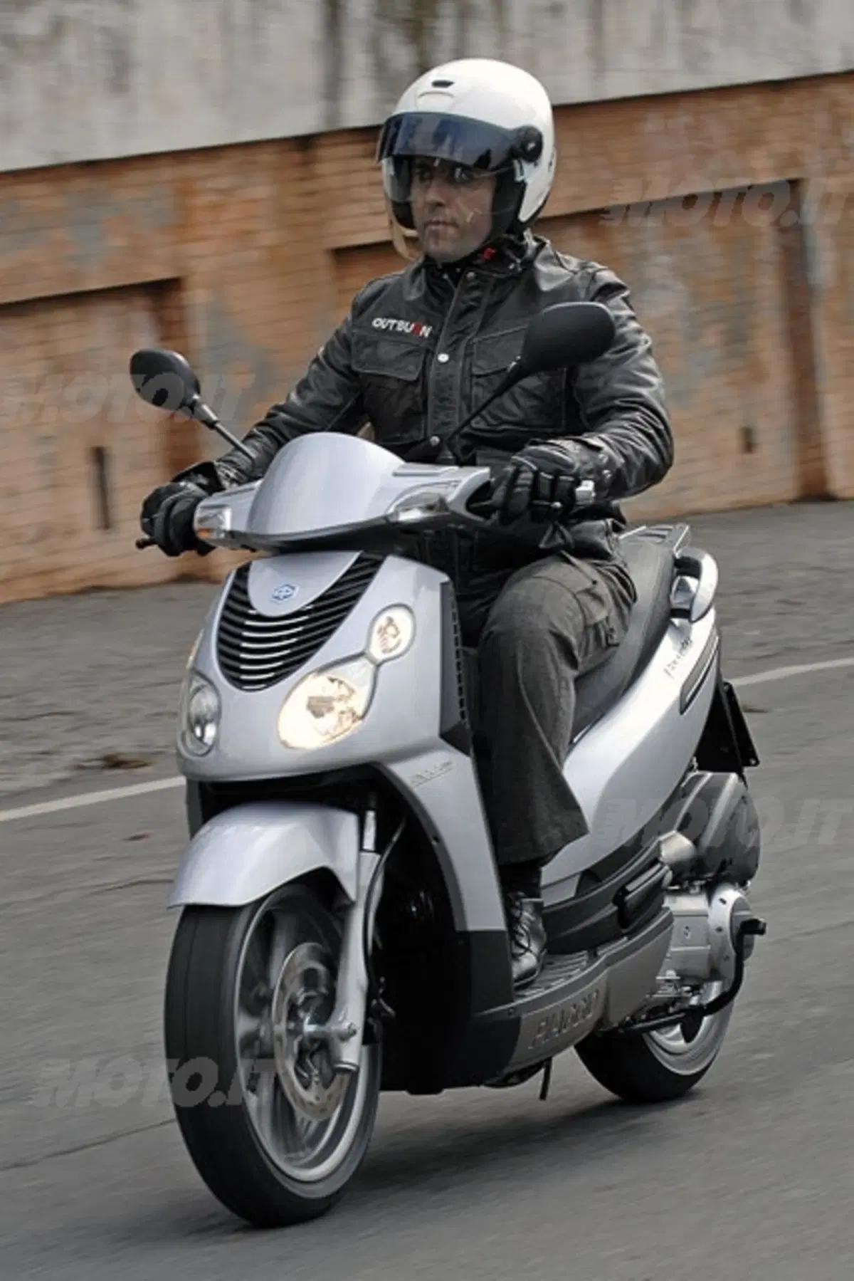 PIAGGIO Carnaby 125/200 (9)