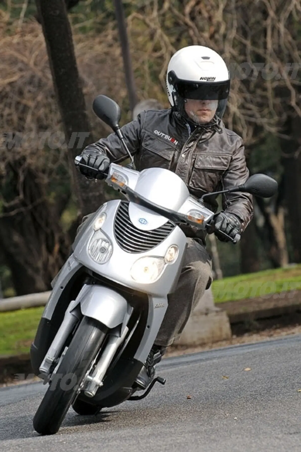 PIAGGIO Carnaby 125/200 (14)