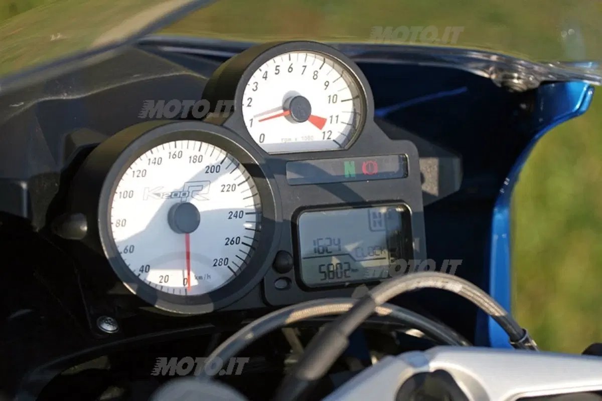 BMW K 1200R Sport (5)